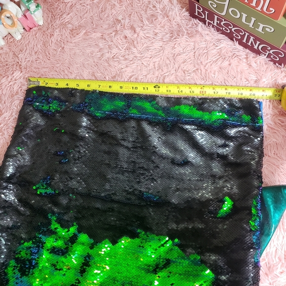 Arizona reversible sequin tail blanket NWT - Picture 5 of 5